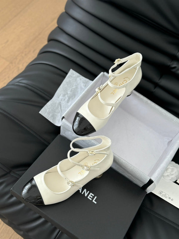 CC MARY JANE SHOES THREE STRAPS IN WHITE MIX BLACK LAMBSKIN