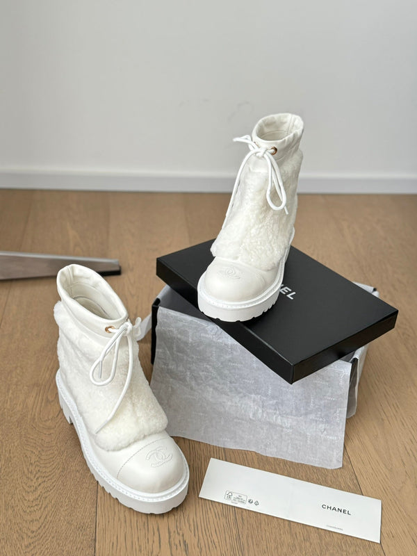 CC CHUNKY BOOTS IN WHITE SMOOTH FLEECE AND CALFSKIN