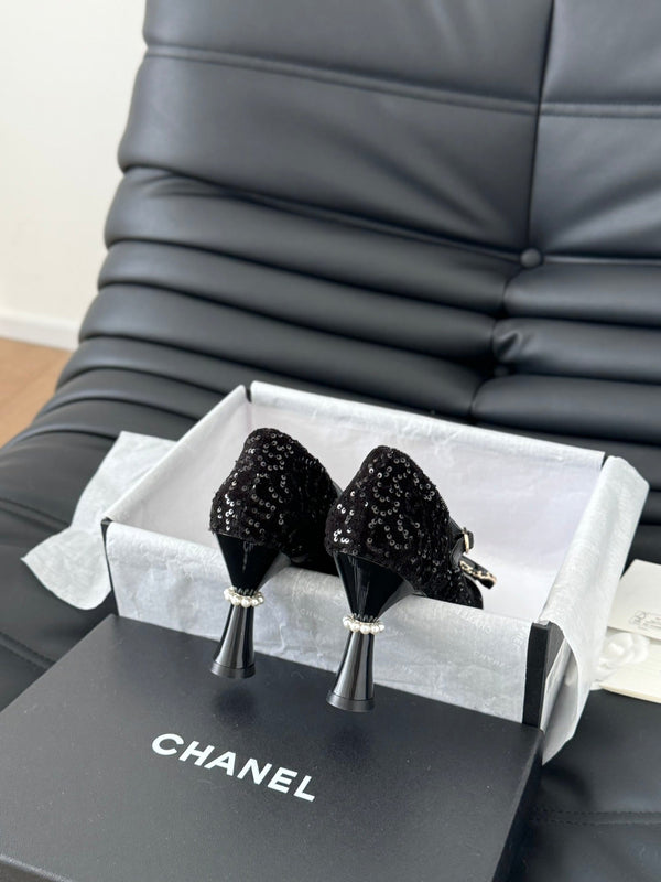 CC POINTED TOE HIGH HEELS IN BLACK VELVET AND LAMBSKIN GOLD HARDWARE