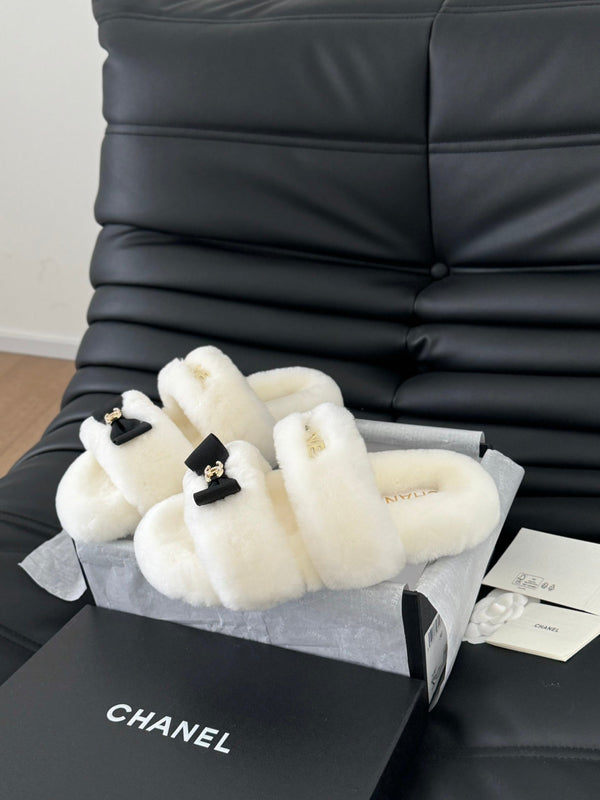 CC DAD SANDAL MULE IN PILE BIANCO CON FERRAMENTA ORO