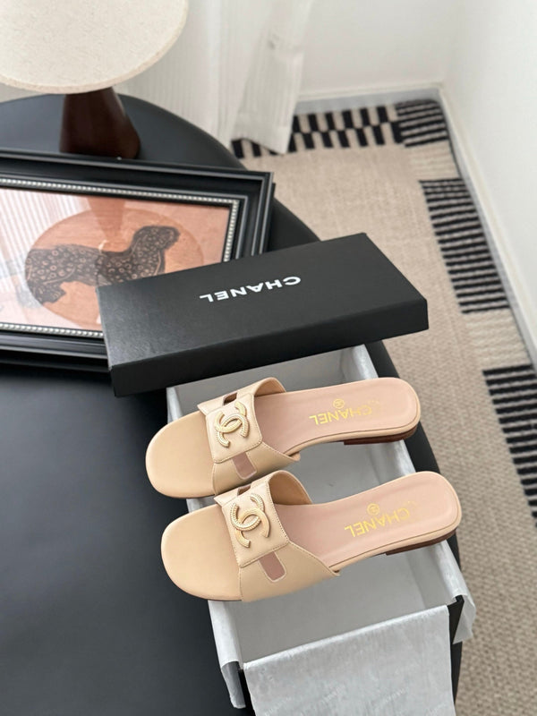 CC 25 Slippers Beige Cowhide 305282