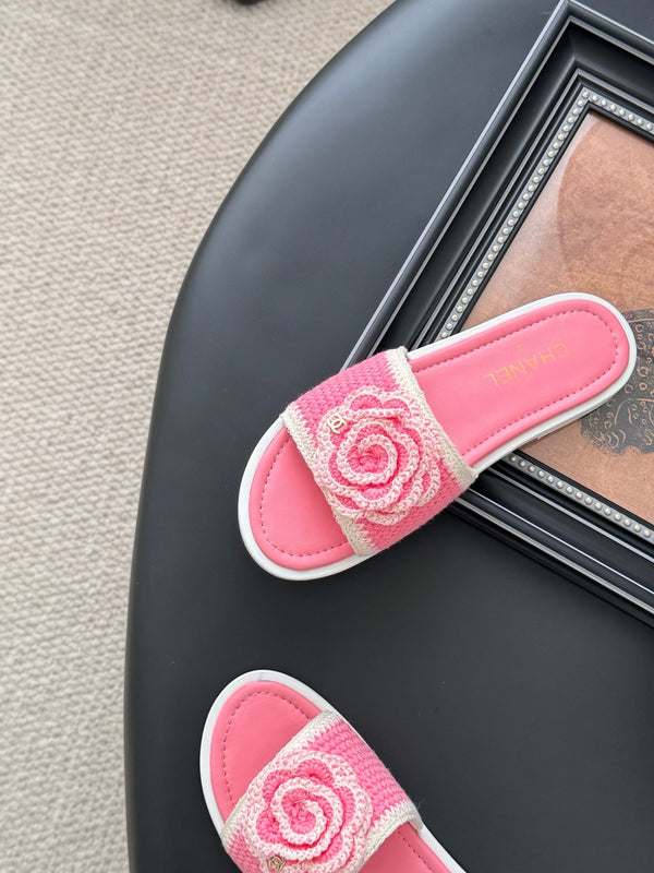 CC 25 Flower Slippers Pink Knitted 305302