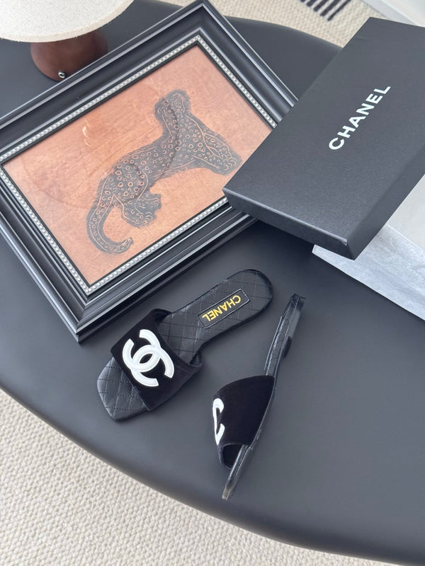 CC Slipper In Black Calfskin Mix Velvet