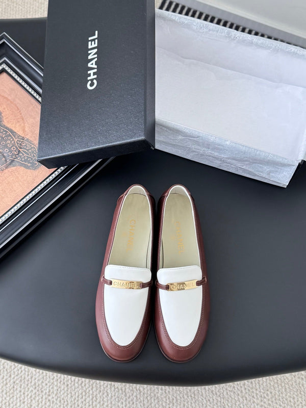 CC 25K Vintage Finition Main Loafers Reddish Brown White Calfskin 458643