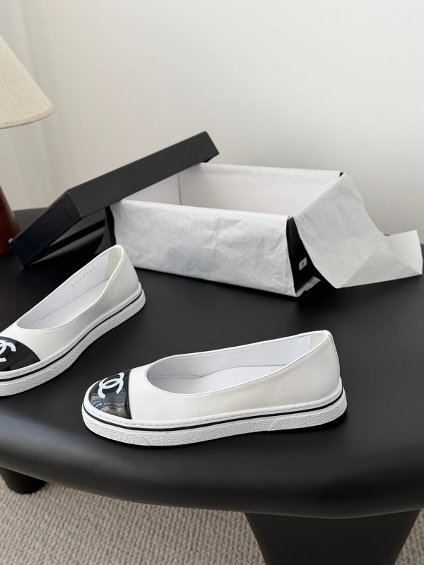 CC 26P Ballet Flat Black White Patent Leather Lambskin 670801