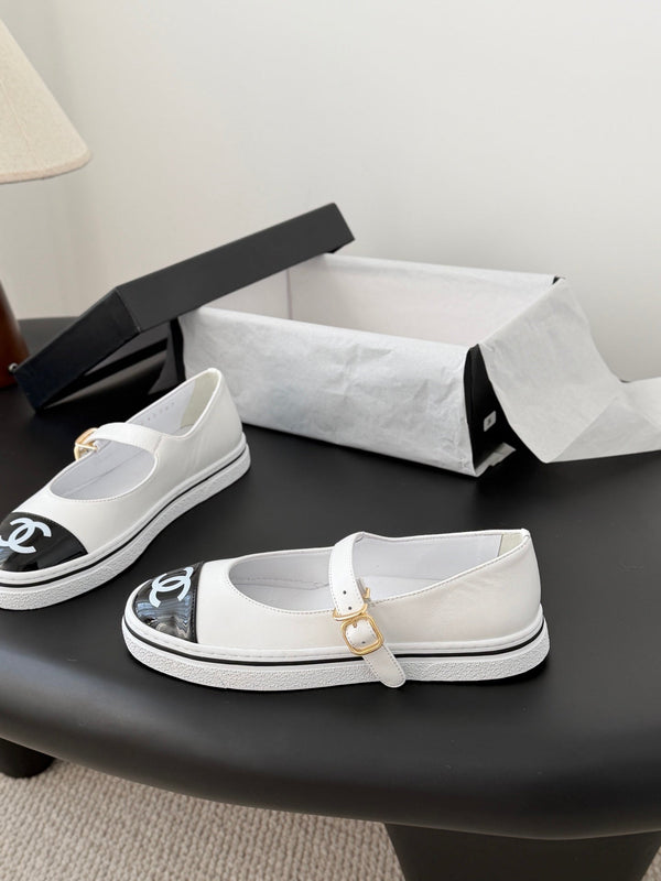CC 26P Mary Jane Cuir verni noir et blanc Agneau 670806
