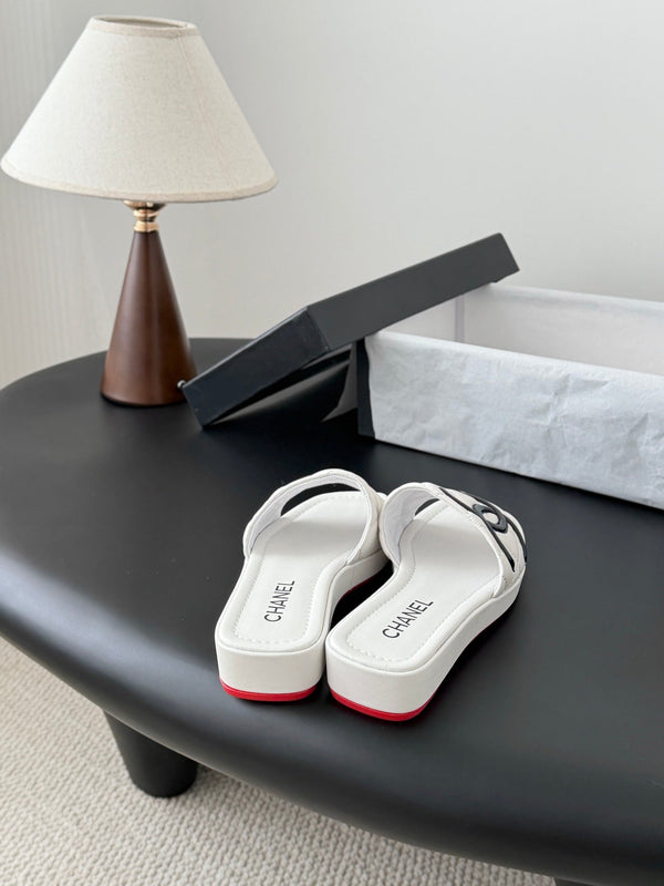 CC 26K Chaussons Cambon Cuir d'agneau blanc 670824