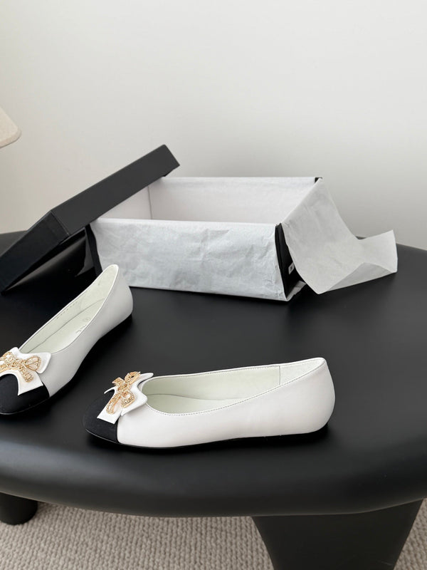 CC 26K Bow Ballet Flat White Black Lambskin Canvas 670829
