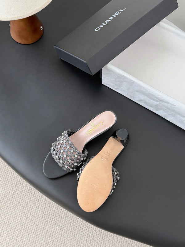 CC 26SS Sandales agneau tressé noir 670629