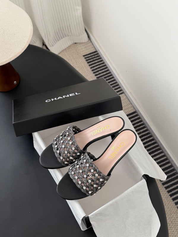 CC 26SS Sandales agneau tressé noir 670629