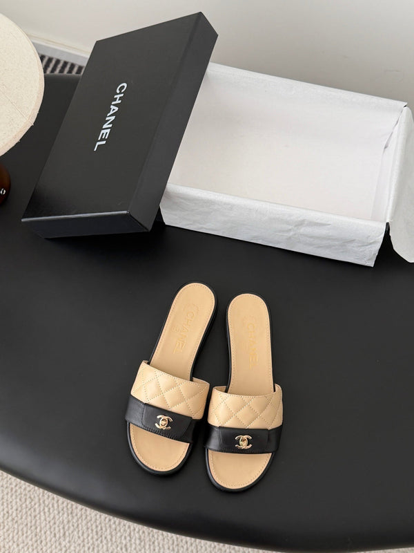 CC 26C Slippers Black Beige Quited Lambskin 670608