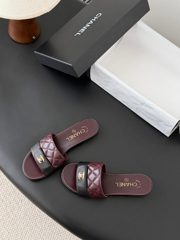 CC 26C Pantoufles Noir Bordeaux Agneau Matelassé 670609