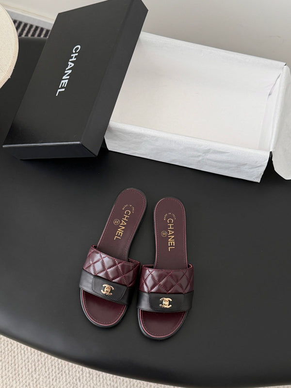 CC 26C Pantoufles Noir Bordeaux Agneau Matelassé 670609