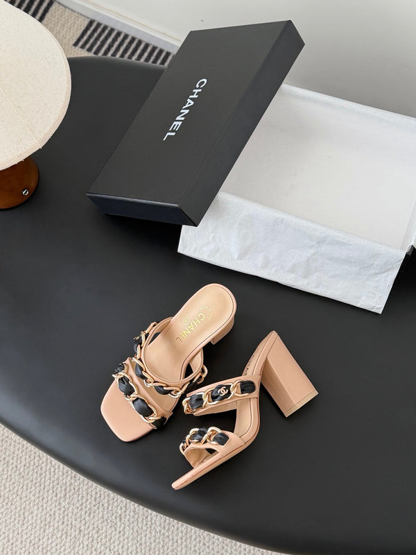 CC 26ss Chain Slippers Black Beige Sheepskin 670306
