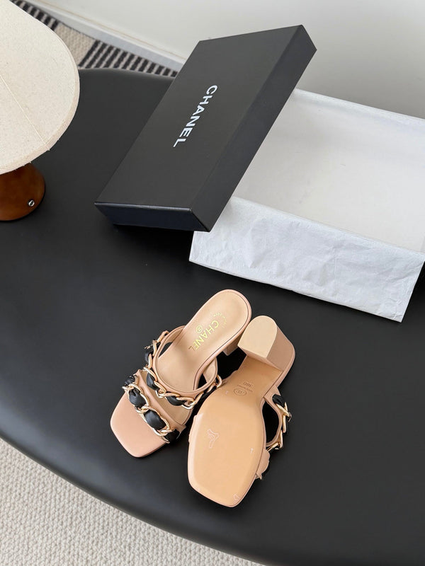 CC 26ss Chain Slippers Black Beige Sheepskin 670306