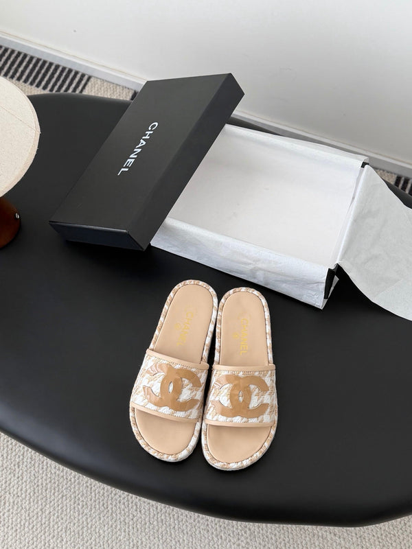 CC 26ss Slippers Beige Ivory Sheepskin Woven 670371