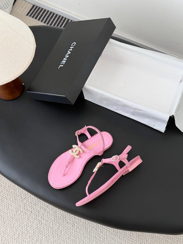 CC Strappy Sandals Pink Suede Sheepskin 670383