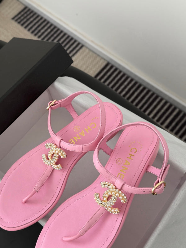 CC Sandales à brides en agneau rose 670384