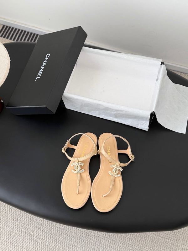 CC Sandales à Brides Beige Peau de Mouton 670386