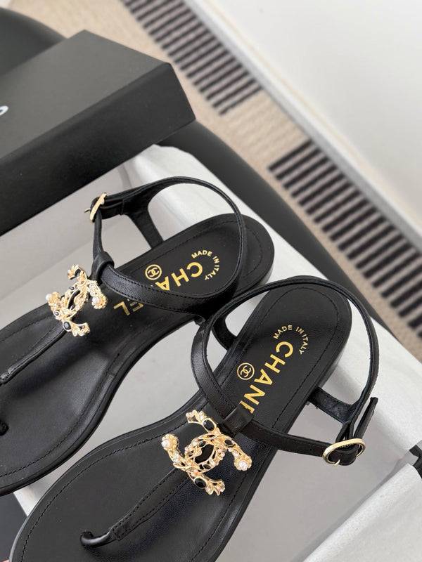 CC Sandales à brides en cuir d'agneau noir 670394