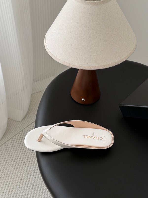 CC 26P Flip-Flops White Cowhide 600417