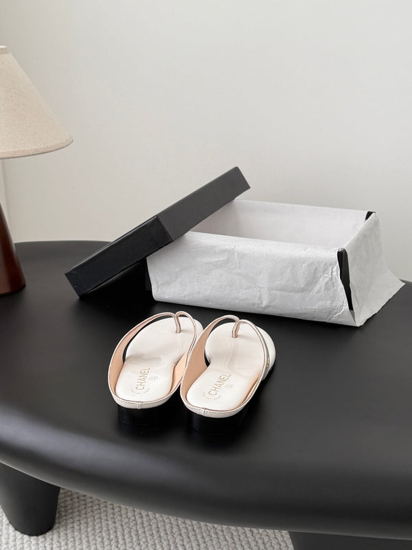 CC 26P Flip-Flops White Cowhide 600417