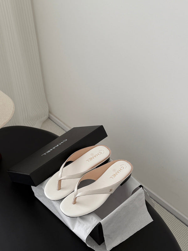 CC 26P Flip-Flops White Cowhide 600417