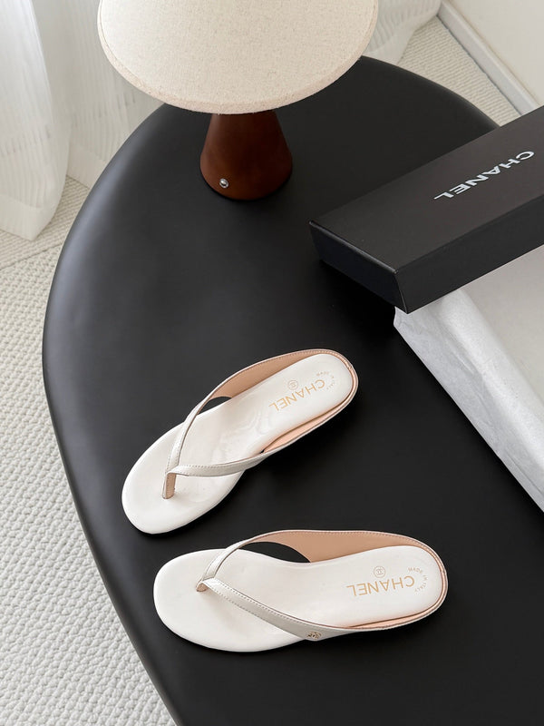 CC 26P Flip-Flops White Cowhide 600417