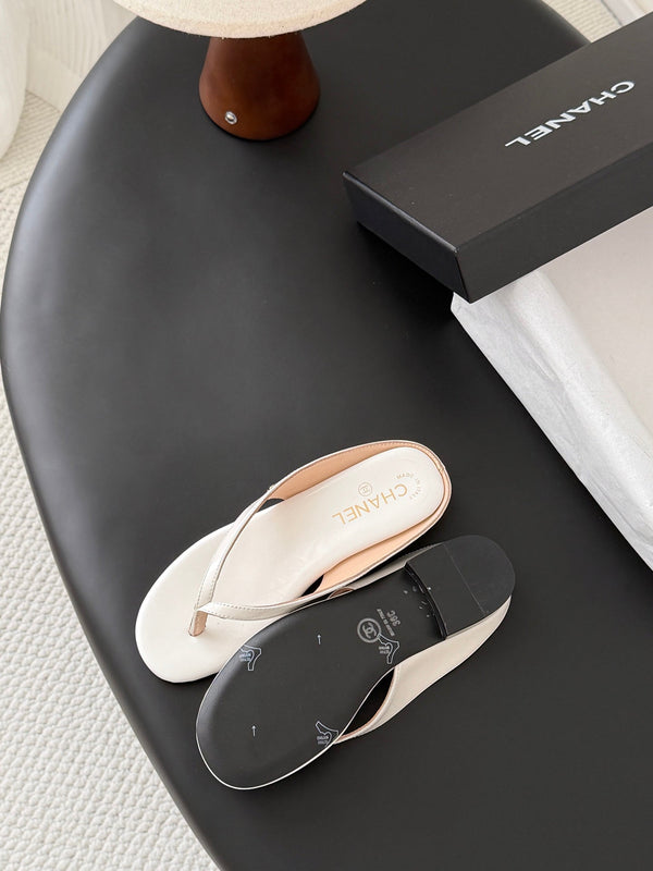 CC 26P Flip-Flops White Cowhide 600417