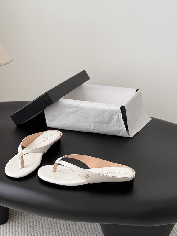 CC 26P Flip-Flops White Cowhide 600417