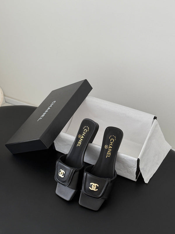 CC 26C Slippers Flat Black Sheepskin 717807