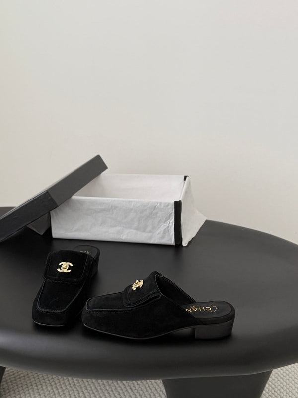CC Half-Slippers Flat Black Suede 717811