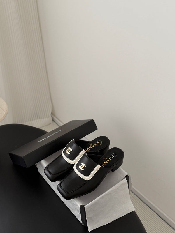 CC Half-Slippers Flat Black White Calfskin 717818