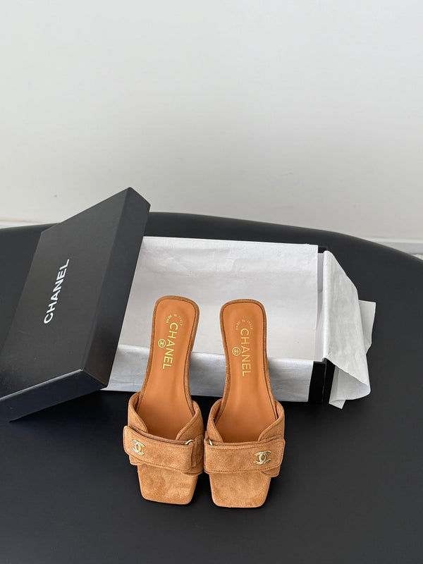 CC 26s Buckle Slippers Brown Suede 829738