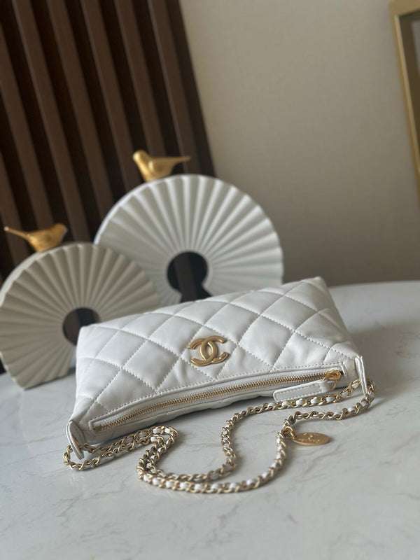CC 26s Hobo Bag 26 In White Lambskin