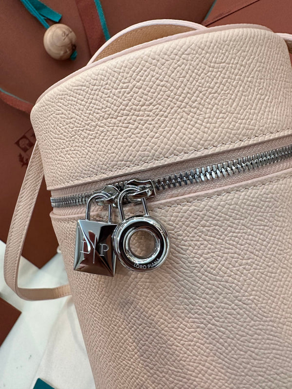 EXTRA CASE MEDIUM 16 BAG IN LIGHT PINK SMOOTH CALFSKIN WITH SILVER HARDWARE