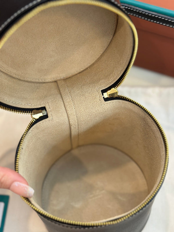 EXTRA CASE MEDIUM 16 BAG IN BLACK SMOOTH CALFSKIN WITH GOLD HARDWARE