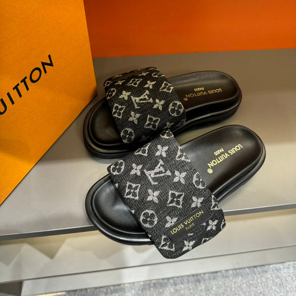 LV VELCRO SLIPPERS IN BLACK MONOGRAM JACQUARD