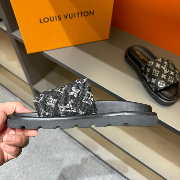 LV VELCRO SLIPPERS IN BLACK MONOGRAM JACQUARD