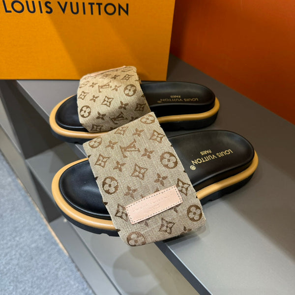 LV VELCRO SLIPPERS IN PEANUT BROWN MONOGRAM JACQUARD