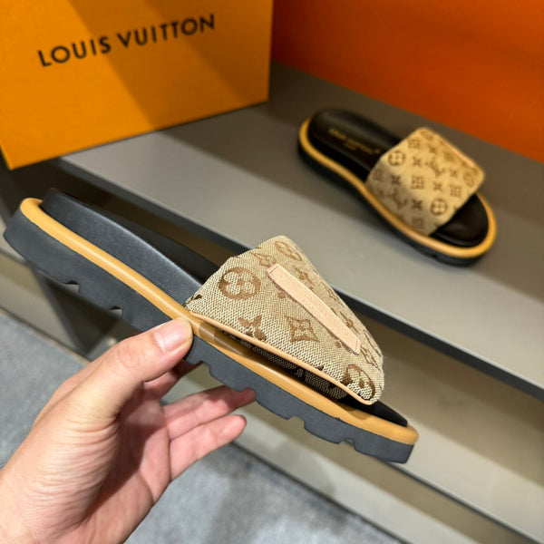 LV VELCRO SLIPPERS IN PEANUT BROWN MONOGRAM JACQUARD