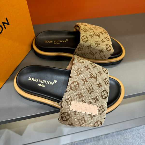 LV VELCRO SLIPPERS IN PEANUT BROWN MONOGRAM JACQUARD