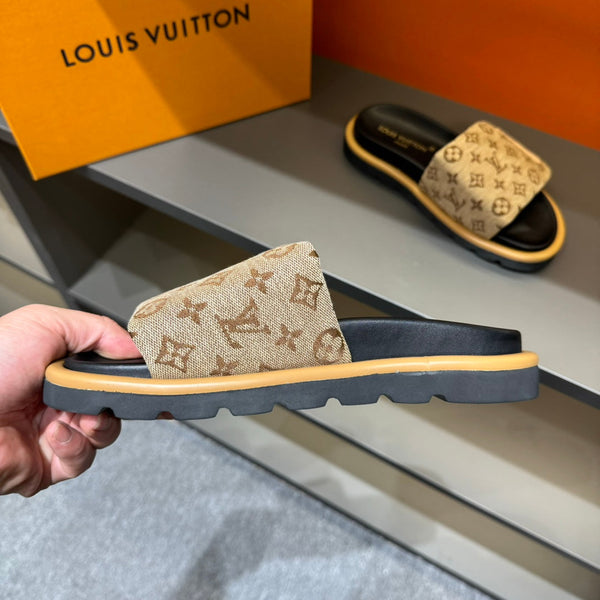 LV VELCRO SLIPPERS IN PEANUT BROWN MONOGRAM JACQUARD
