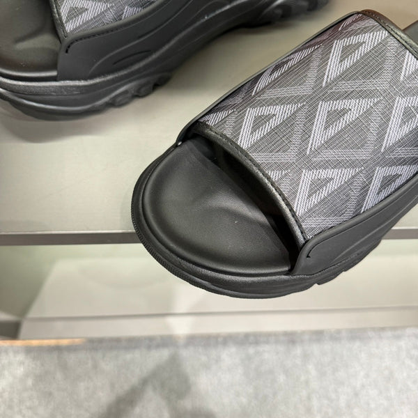 CD H-TOWN SANDAL BLACK AND THISTLE CALFSKIN