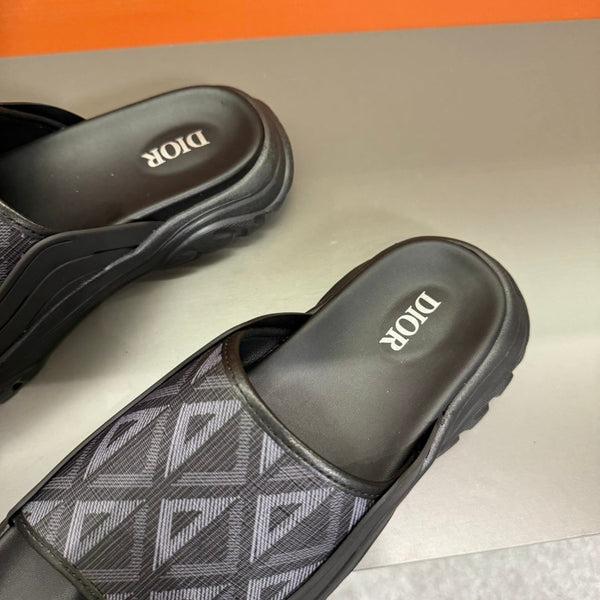 CD H-TOWN SANDAL BLACK AND THISTLE CALFSKIN