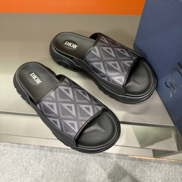 CD H-TOWN SANDAL BLACK AND THISTLE CALFSKIN