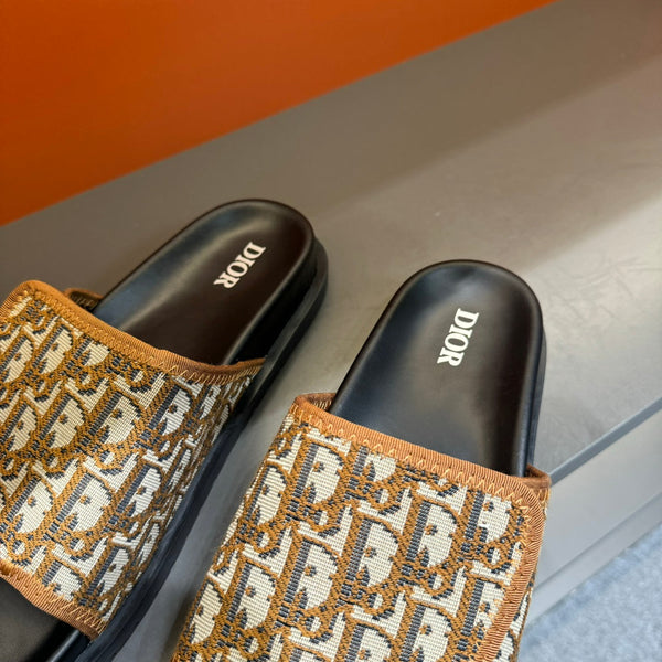 CD VELCRO STRAP SLIPPER AMBER JACQUARD