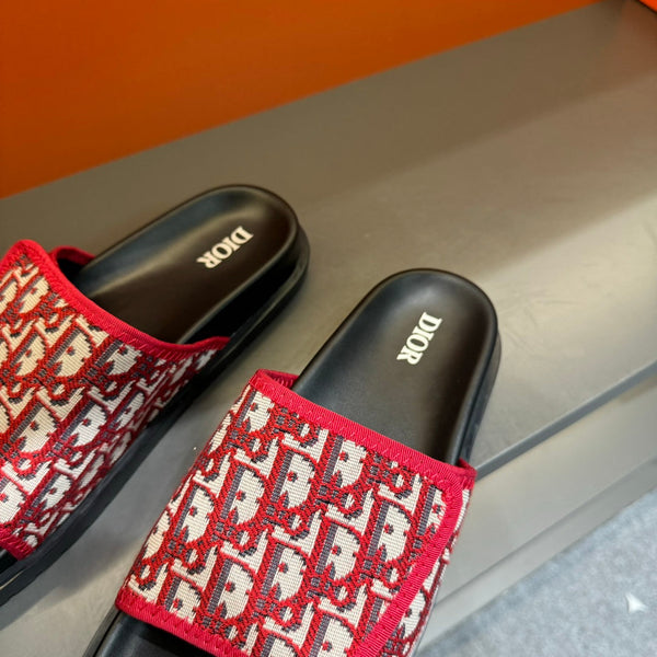 CD VELCRO STRAP SLIPPER RED JACQUARD