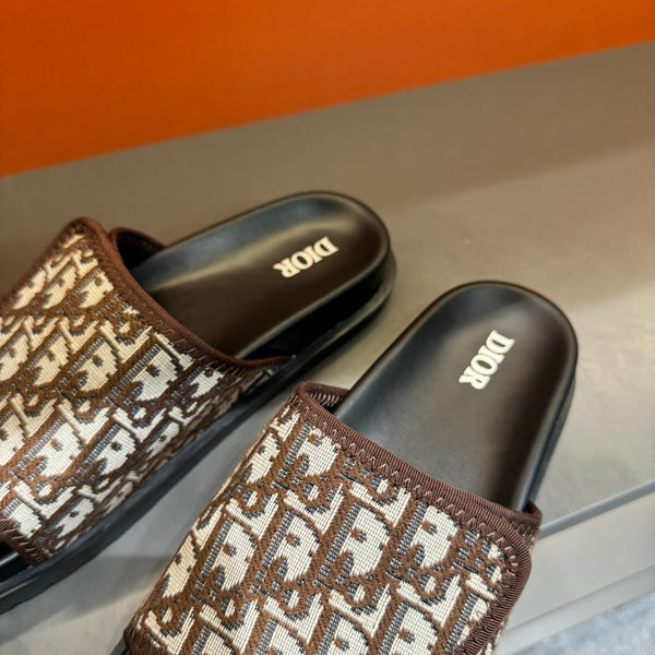 CD VELCRO STRAP SLIPPER RUSSET JACQUARD