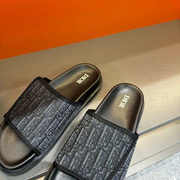 CD VELCRO STRAP SLIPPER BLACK JACQUARD